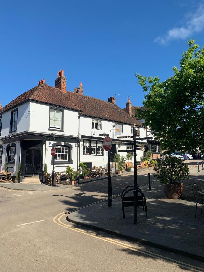 Lovely Two Bedroom Town House - Minimum 2 Night